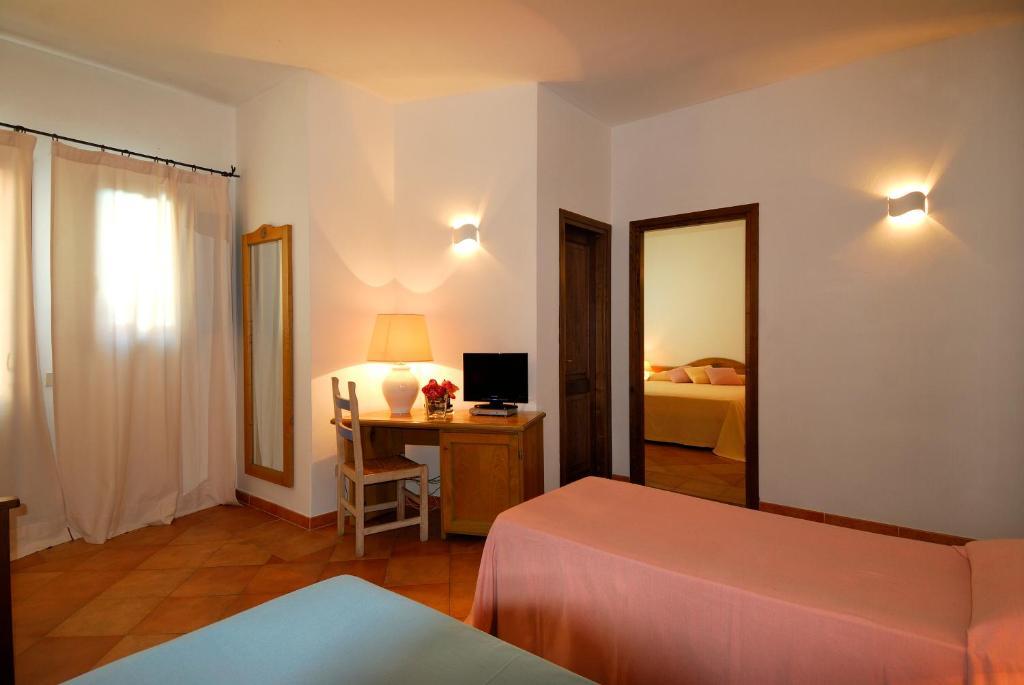 Boutique Hotel Sant'Andrea & Relais Сан Панталео Стая снимка