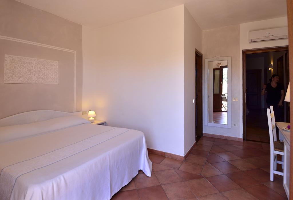 Boutique Hotel Sant'Andrea & Relais Сан Панталео Стая снимка